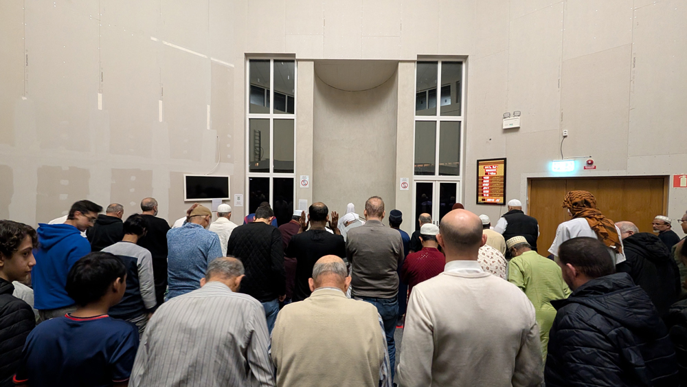 Växande gemenskap efter Eid al-Fitr vid Stenhagen Mosque