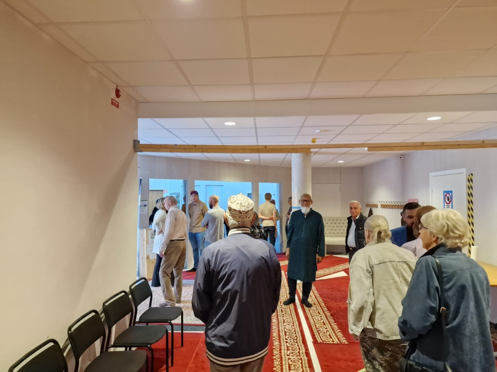 Att bygga broar genom gemenskap 06